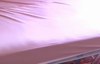 how to keep fitted sheets tight on bed